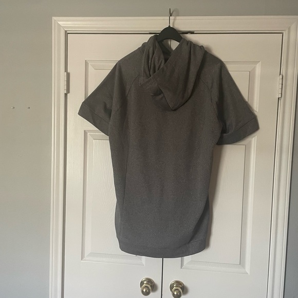 Short-sleeve Fleece Hoodie - Picture 2 of 7